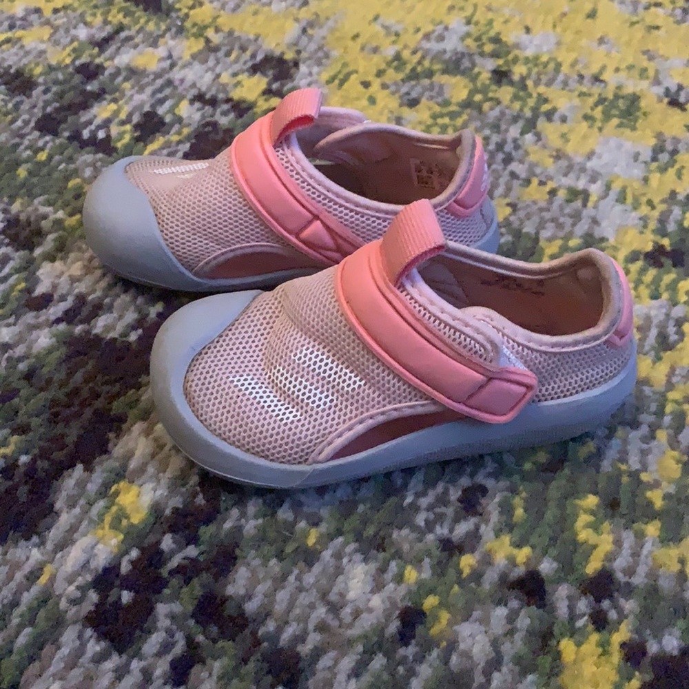 Baby Toddler Adidas Water Shoes Sneaker in Pink sz 6